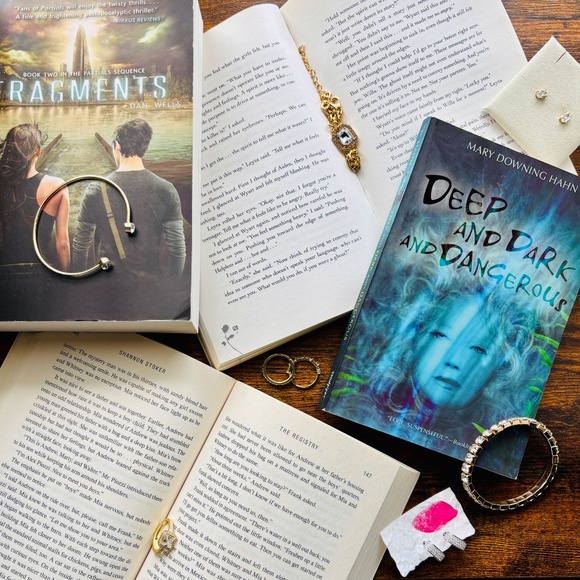 Blind Date With a Book Box 📚 - Picture 5 of 14